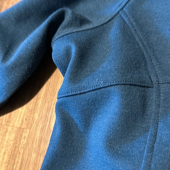 Merrell full zip up long sleeved hooded jacket. Teal colored sz medium. Long - Picture 14 of 15